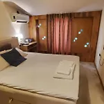 Deluxe Center Independent House -5 Min By Walk From #house With Garden's Tent ,2 Bedrooms And Living With Equiped Kitchen&comfort Included *