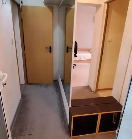 Deluxe Center House With Garden's Tent ,2 Bedrooms And Living Next To The And Sea Garden- 5 Min By Walk,with Equiped Kitchen Villa Burgas City