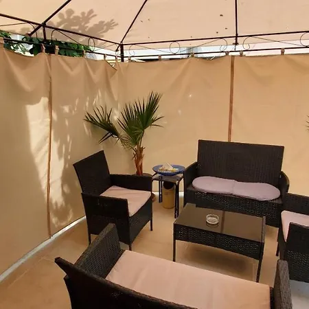 Villa Deluxe Center House With Garden's Tent ,2 Bedrooms And Living Next To The And Sea Garden- 5 Min By Walk,with Equiped Kitchen Burgas City