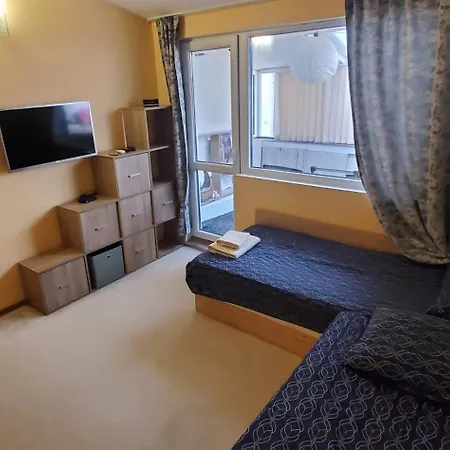 Deluxe Center House With Garden's Tent ,2 Bedrooms And Living Next To The And Sea Garden- 5 Min By Walk,with Equiped Kitchen Villa