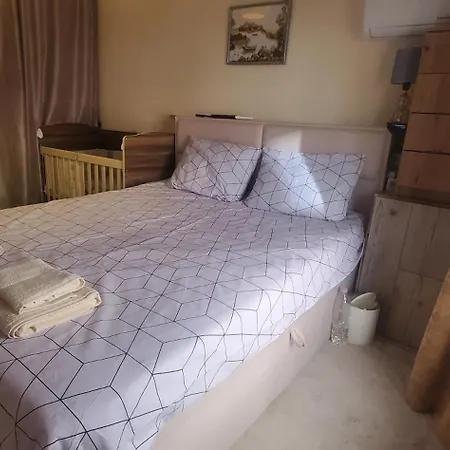 Deluxe Center Independent House -5 Min By Walk From #house With Garden's Tent ,2 Bedrooms And Living With Equiped Kitchen&comfort Included Villa