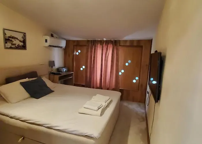 Deluxe Center House With Garden's Tent ,2 Bedrooms And Living Next To The And Sea Garden- 5 Min By Walk,with Equiped Kitchen Луксозна вила Бургас