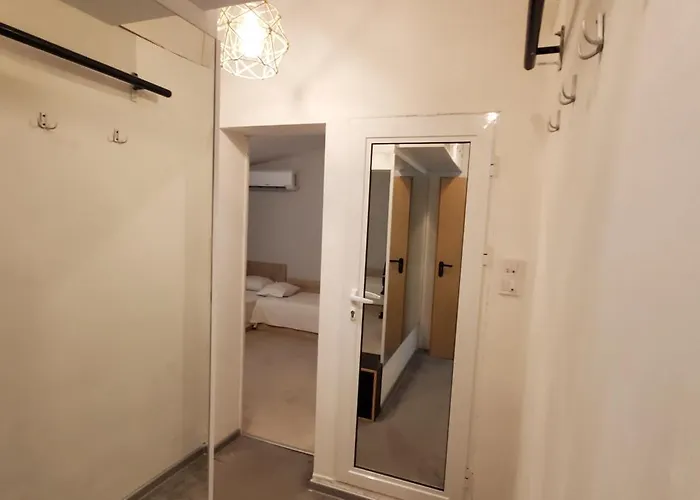 Deluxe Center House With Garden's Tent ,2 Bedrooms And Living Next To The And Sea Garden- 5 Min By Walk,with Equiped Kitchen Луксозна вила Бургас