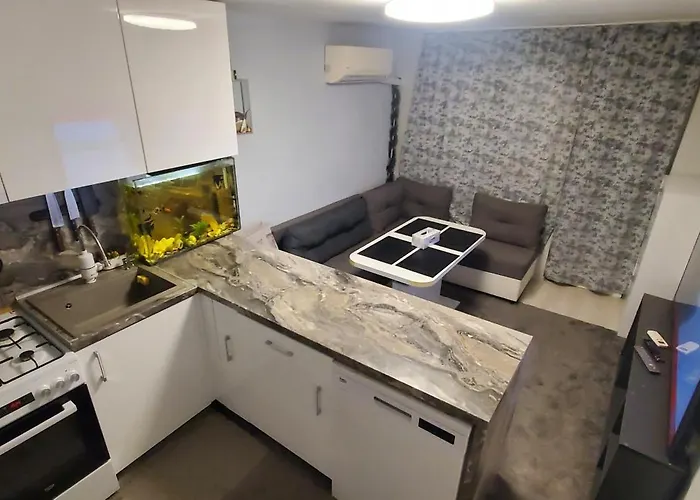 Луксозна вила Deluxe Center House With Garden's Tent ,2 Bedrooms And Living Next To The And Sea Garden- 5 Min By Walk,with Equiped Kitchen