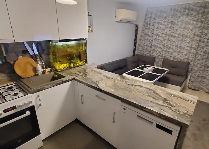 Deluxe Center House With Garden's Tent ,2 Bedrooms And Living Next To The And Sea Garden- 5 Min By Walk,with Equiped Kitchen Луксозна вила