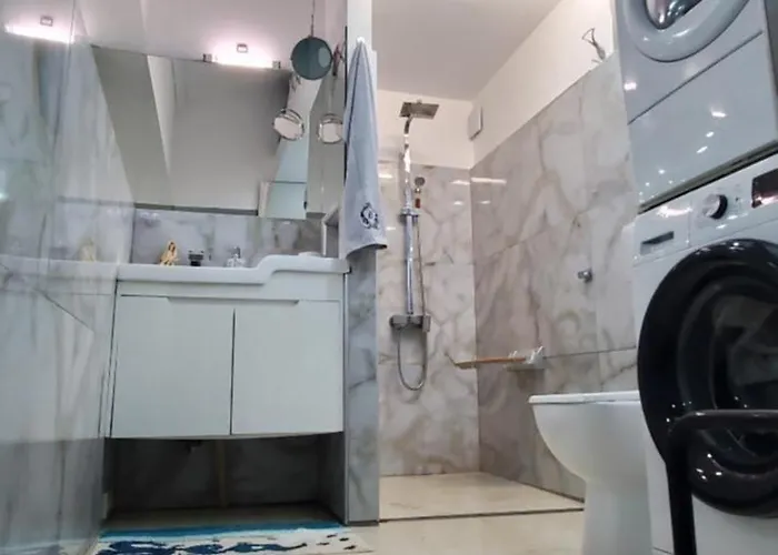 Луксозна вила Deluxe Center House With Garden's Tent ,2 Bedrooms And Living Next To The And Sea Garden- 5 Min By Walk,with Equiped Kitchen