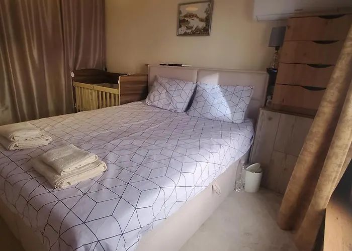 Deluxe Center House With Garden's Tent ,2 Bedrooms And Living Next To The And Sea Garden- 5 Min By Walk,with Equiped Kitchen Луксозна вила