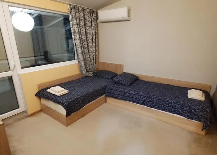 Луксозна вила Deluxe Center House With Garden's Tent ,2 Bedrooms And Living Next To The And Sea Garden- 5 Min By Walk,with Equiped Kitchen *