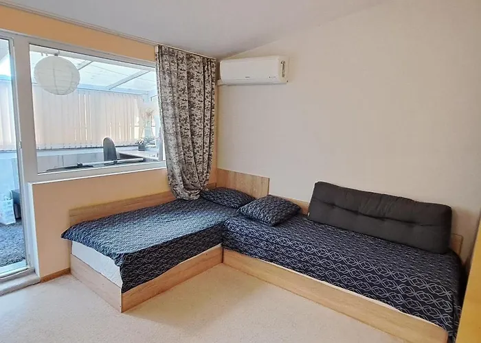 Deluxe Center House With Garden's Tent ,2 Bedrooms And Living Next To The And Sea Garden- 5 Min By Walk,with Equiped Kitchen Бургас