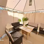 Deluxe Center Independent House -5 Min By Walk From #house With Garden's Tent ,2 Bedrooms And Living With Equiped Kitchen&comfort Included ヴィラ