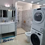 Deluxe Center Independent House -5 Min By Walk From #house With Garden's Tent ,2 Bedrooms And Living With Equiped Kitchen&comfort Included