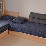 Deluxe Center Oasis & 5 Min By Walk From #house With Garden's Tent ,2 Bedrooms And Living With Equiped Kitchen&comfort Included *