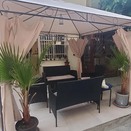 Deluxe Center House With Garden's Tent ,2 Bedrooms And Living Next To The And Sea Garden- 5 Min By Walk,with Equiped Kitchen