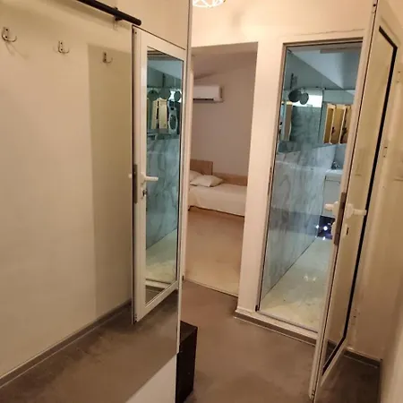 别墅 Deluxe Center House With Garden's Tent ,2 Bedrooms And Living Next To The And Sea Garden- 5 Min By Walk,with Equiped Kitchen 布尔加斯