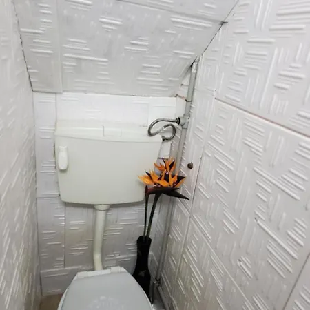 Deluxe Center Independent House -5 Min By Walk From #house With Garden's Tent ,2 Bedrooms And Living With Equiped Kitchen&comfort Included Луксозна вила Бургас