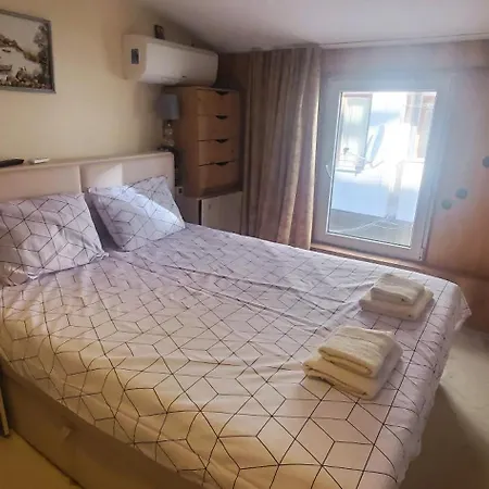 Deluxe Center House With Garden's Tent ,2 Bedrooms And Living Next To The And Sea Garden- 5 Min By Walk,with Equiped Kitchen Villa