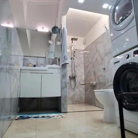 빌라 Deluxe Center Independent House -5 Min By Walk From #house With Garden's Tent ,2 Bedrooms And Living With Equiped Kitchen&comfort Included