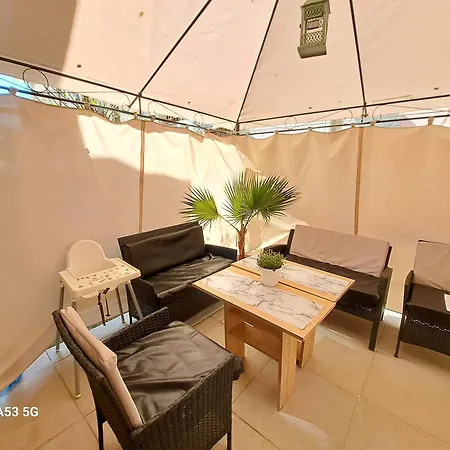 Deluxe Center Independent House -5 Min By Walk From #house With Garden's Tent ,2 Bedrooms And Living With Equiped Kitchen&comfort Included * ブルガス