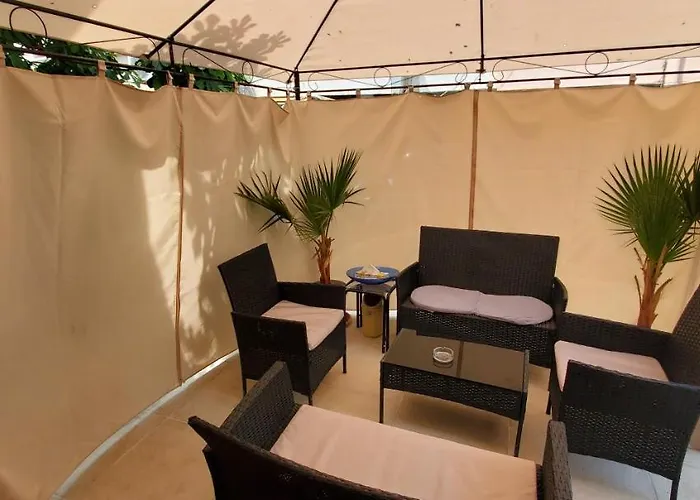 Villa Deluxe Center House With Garden's Tent ,2 Bedrooms And Living Next To The And Sea Garden- 5 Min By Walk,with Equiped Kitchen Burgas