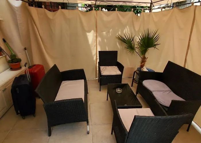 Deluxe Center House With Garden's Tent ,2 Bedrooms And Living Next To The And Sea Garden- 5 Min By Walk,with Equiped Kitchen *