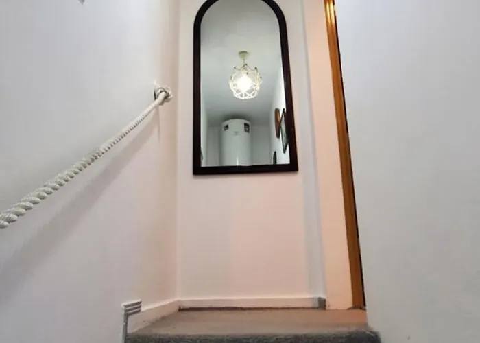 Deluxe Center House With Garden's Tent ,2 Bedrooms And Living Next To The And Sea Garden- 5 Min By Walk,with Equiped Kitchen Burgas