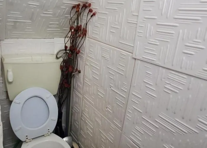 Deluxe Center House With Garden's Tent ,2 Bedrooms And Living Next To The And Sea Garden- 5 Min By Walk,with Equiped Kitchen Burgas