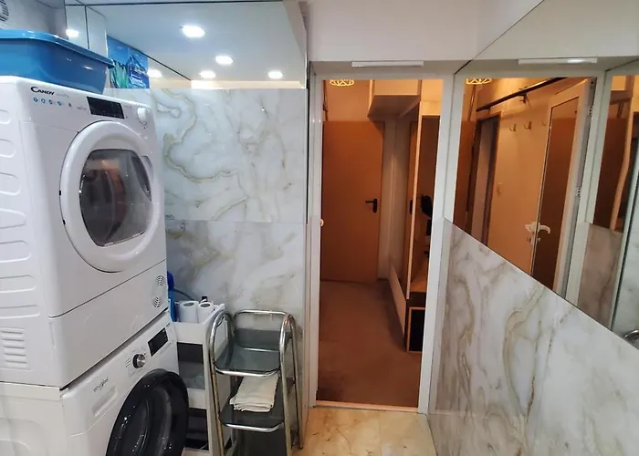 Deluxe Center House With Garden's Tent ,2 Bedrooms And Living Next To The And Sea Garden- 5 Min By Walk,with Equiped Kitchen Villa