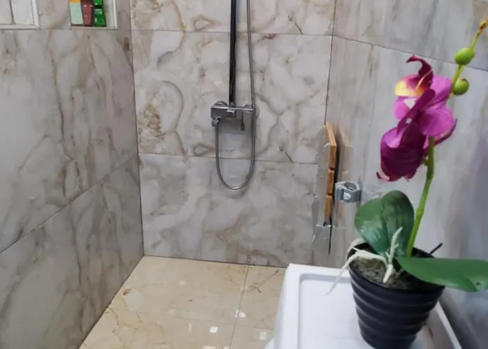 Deluxe Center House With Garden's Tent ,2 Bedrooms And Living Next To The And Sea Garden- 5 Min By Walk,with Equiped Kitchen Villa Burgas