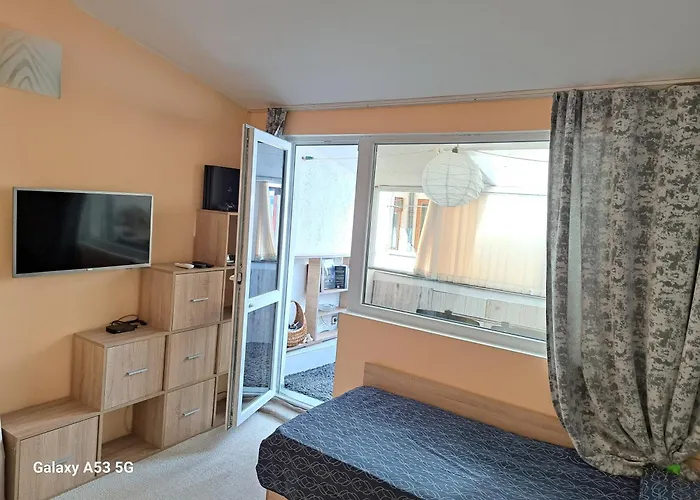 Deluxe Center House With Garden's Tent ,2 Bedrooms And Living Next To The And Sea Garden- 5 Min By Walk,with Equiped Kitchen