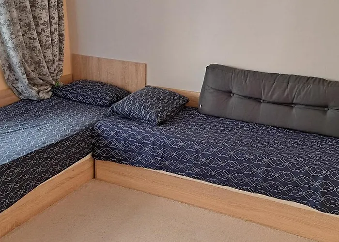 Deluxe Center House With Garden's Tent ,2 Bedrooms And Living Next To The And Sea Garden- 5 Min By Walk,with Equiped Kitchen *